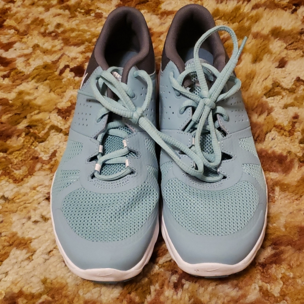 Nike tennis shoes